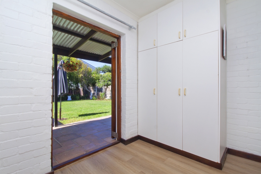 3 Bedroom Property for Sale in Milkwood Park Western Cape